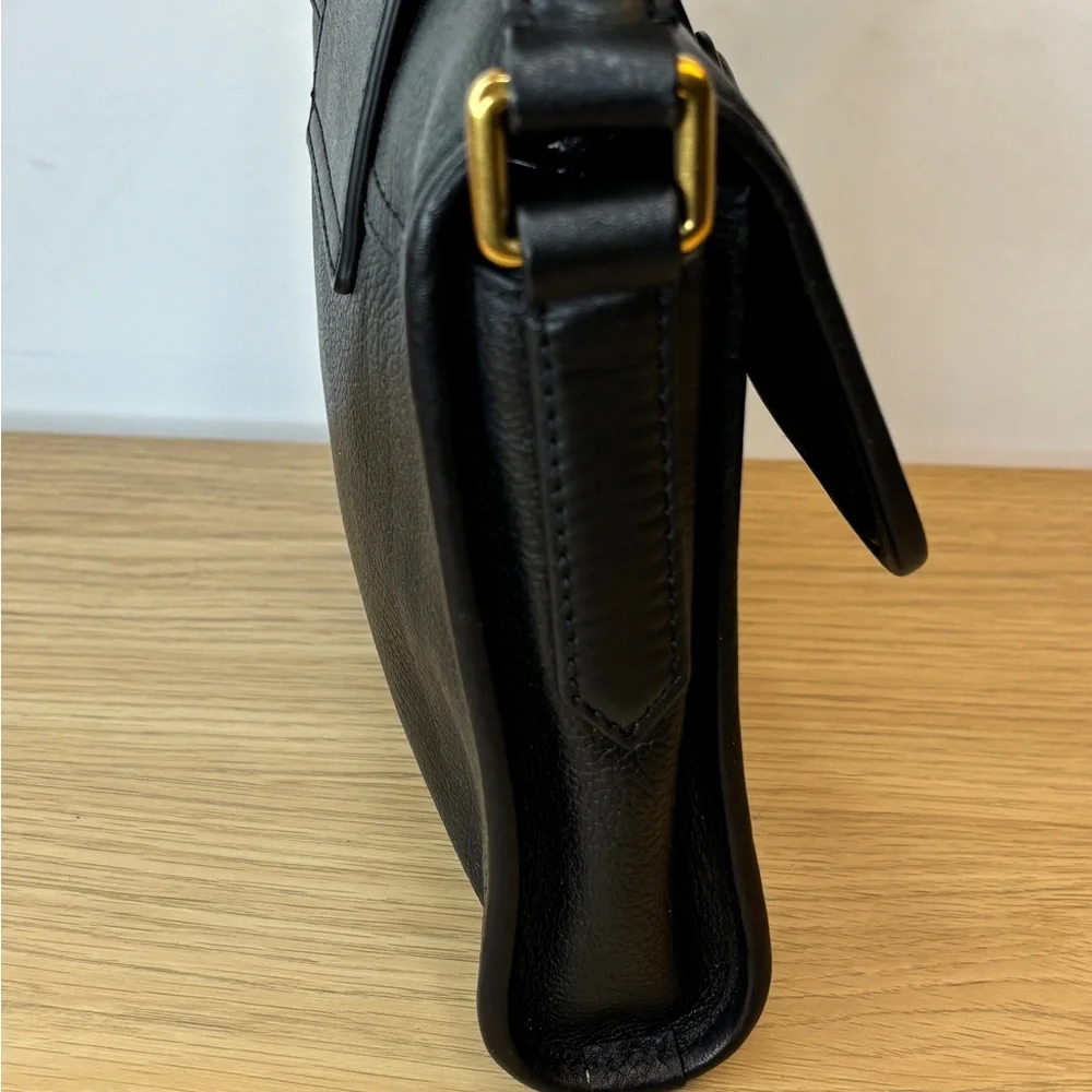 Marc by Marc Jacobs‎ Black Pebbled Leather Crossbody Bag Gold Logo Patch